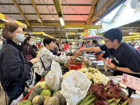 新北冬茶產季報到 百萬冠軍茶王鄭冬泉5度加冕