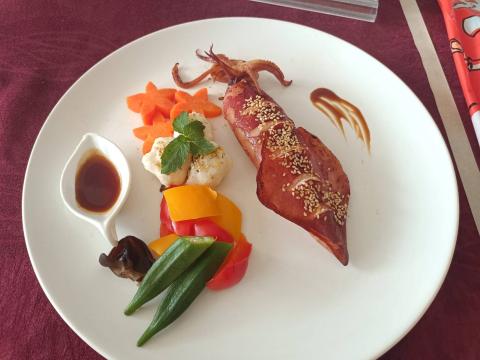 全國蜂蜜廚神大對決 蜜見鱸語、焦香蜜心透抽奪冠